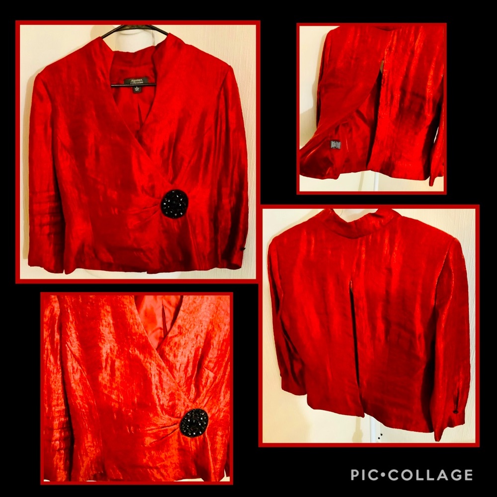 ❤️5/$15 Stunning Blazer Accented w/Brooch